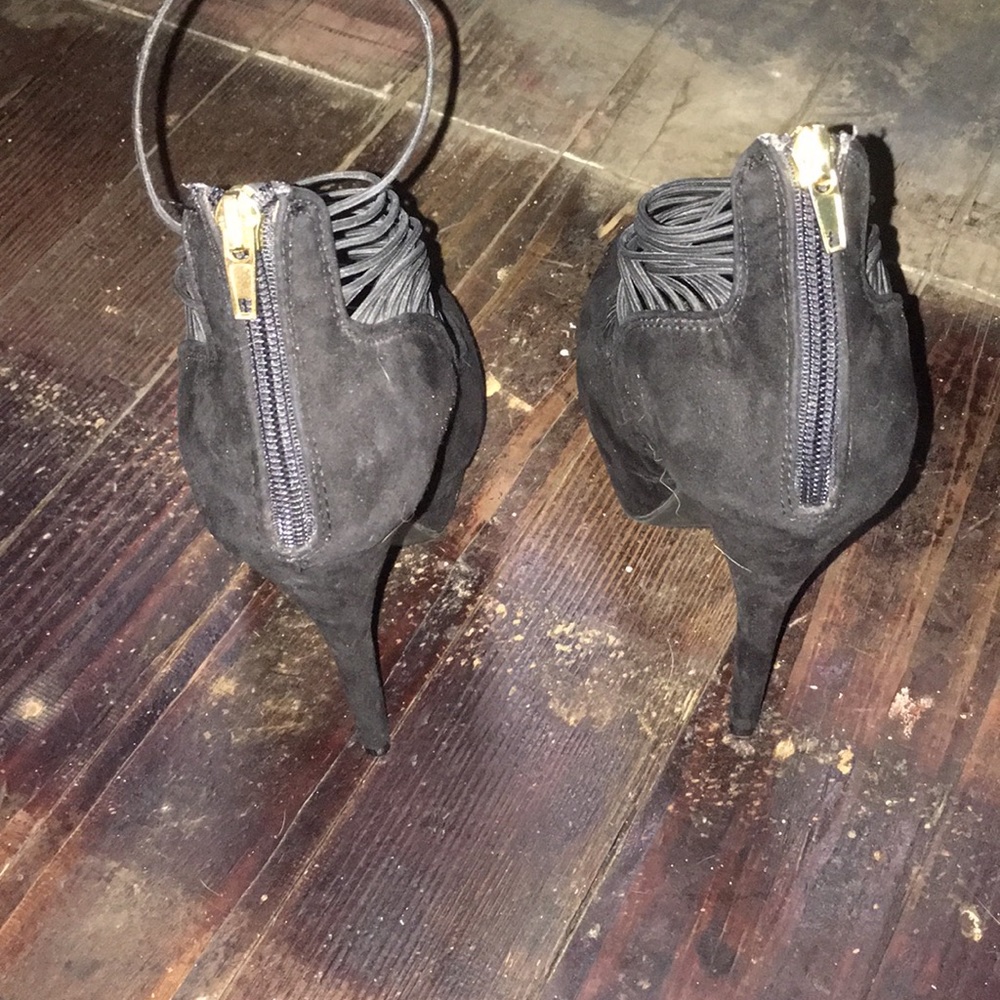 Heels - Picture 2 of 4